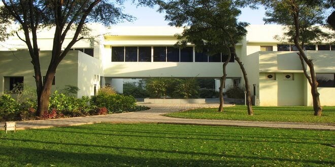 Dhirubhai Ambani Institute of Information and Communication Technology